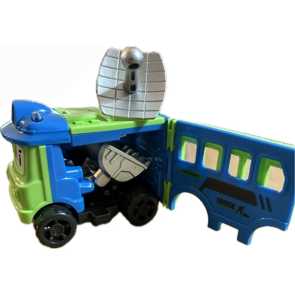 Set of 4 Transforming Toy Trucks Fire Dept Military‎ Engineering Farm Vehicles